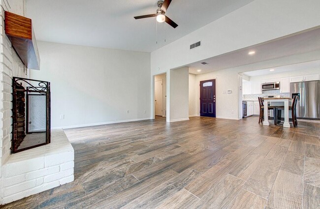 Photo - 1406 Thornridge Rd