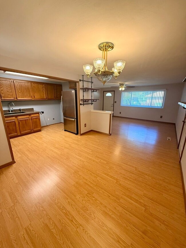 4820 Rexwood Dr