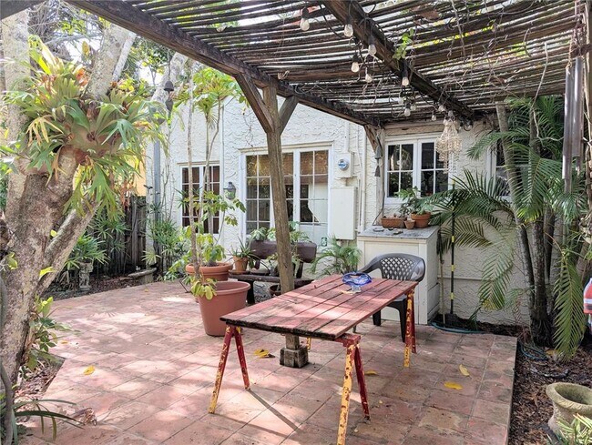 Photo - 1701 Siesta Dr