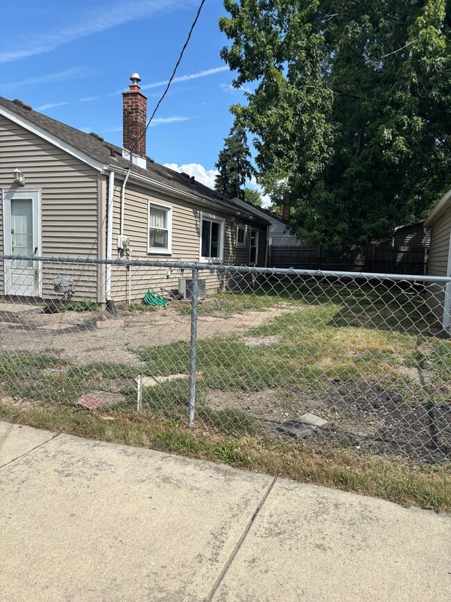 Photo - 26404 Barnes St