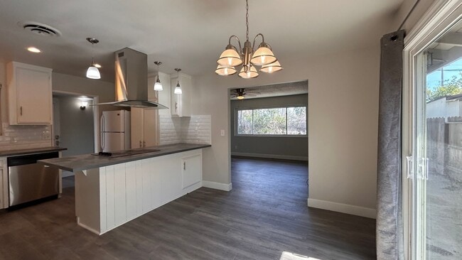 2960 Cabrillo Dr
