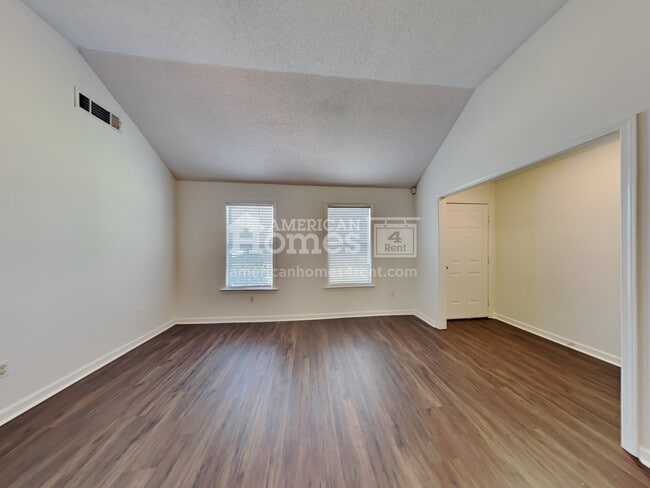 Photo - 245 Brookstone Cove