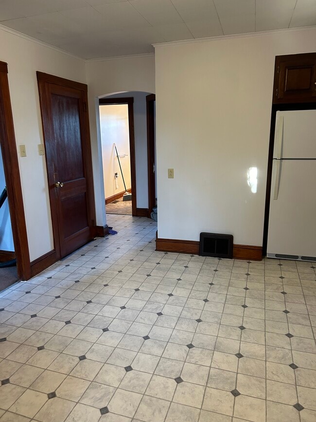 Kitchen - 918 E 7th St Unit First Floor