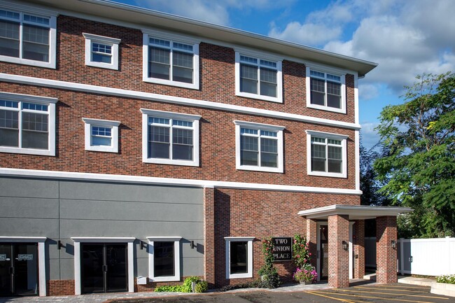 Building Photo - 2 Union Pl Unit 2B Rental