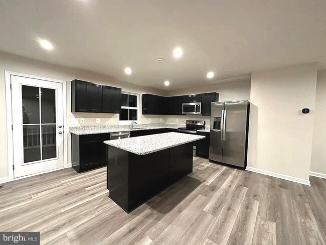 Photo - 420 Circle Dr