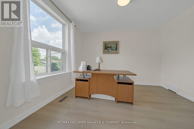 Photo - 203 Quebec St