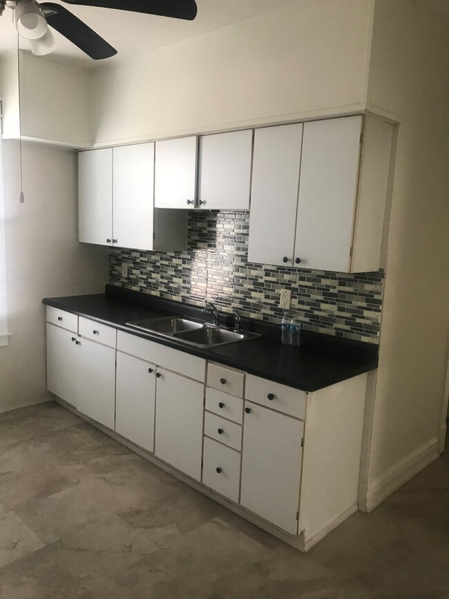 Photo - 2129 Lincoln Ave Unit 2F