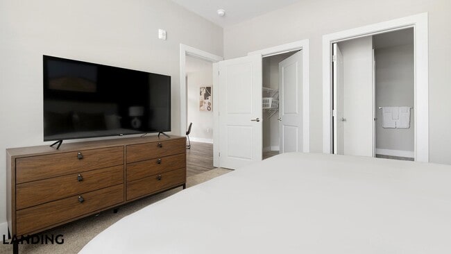 5020 James Bradley Lee Wy Unit 7010-101