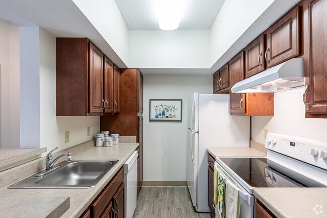 2BR, 2BA - The Canterbury - Kitchen