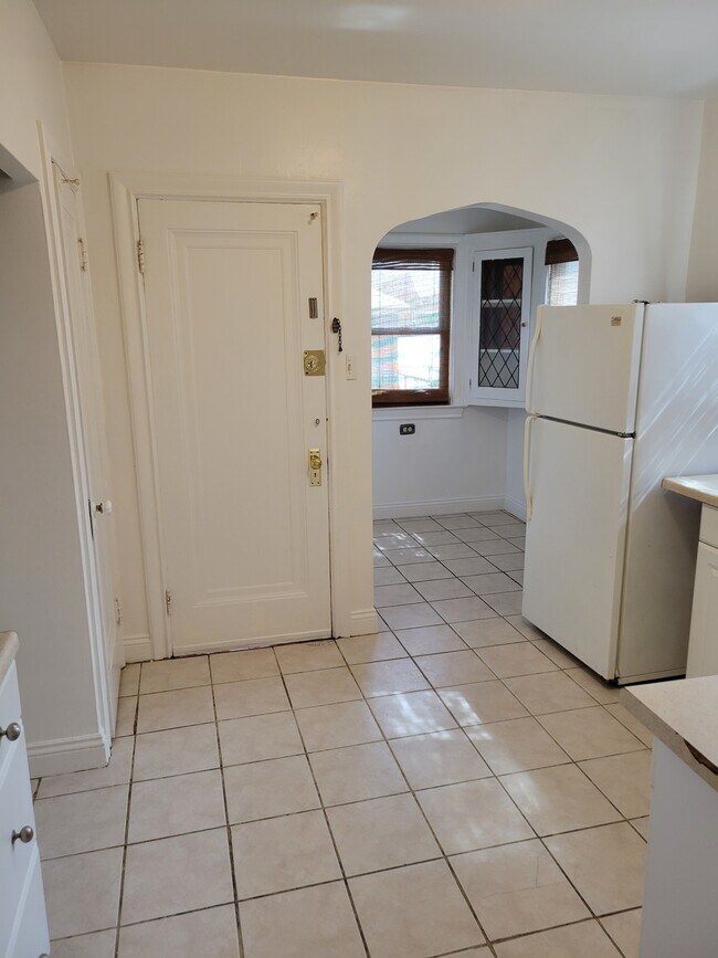 18444 Woodingham Dr, Down Townhome For Rent in Detroit, MI