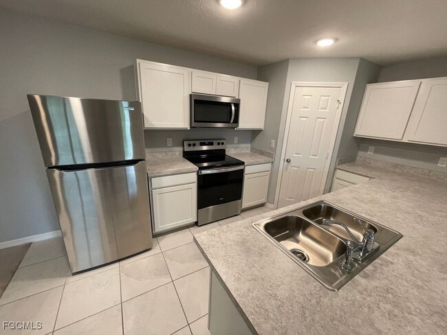 Photo - 3108 64th St W