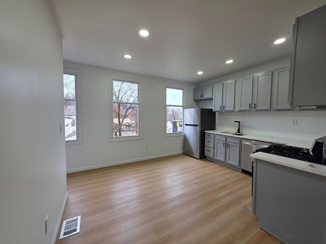 Photo - Newly updated 3 bedroom 2 bathroom house for Rent!!!