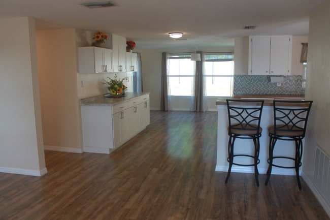 Photo - 10702 Laburnum Dr