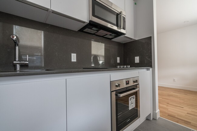 Building Photo - 1001 O'Connor Dr Unit 2