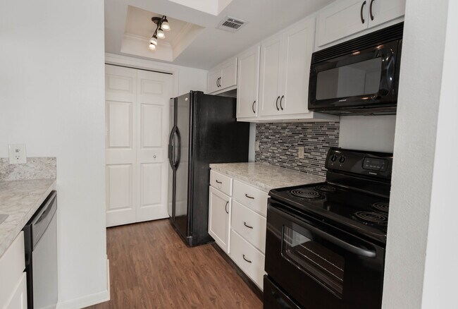 Photo - 105 Maplewood Dr