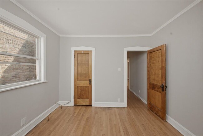 Photo - 5742 N Rockwell St Unit 2