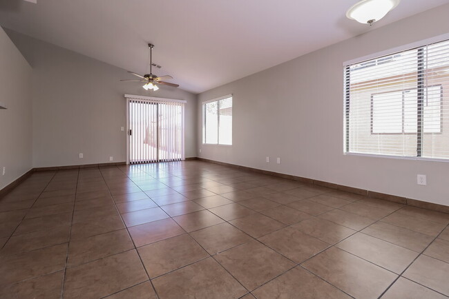 Photo - 8516 W Elm St