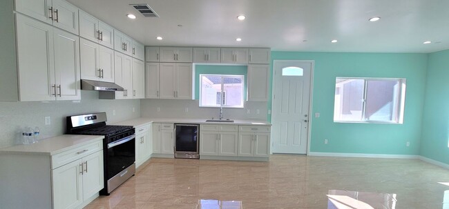 Building Photo - 712 S 8th St Rental