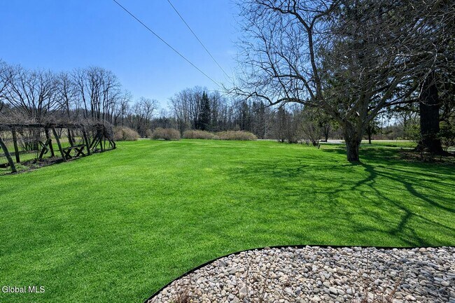 Photo - 675 Mac Elroy Rd