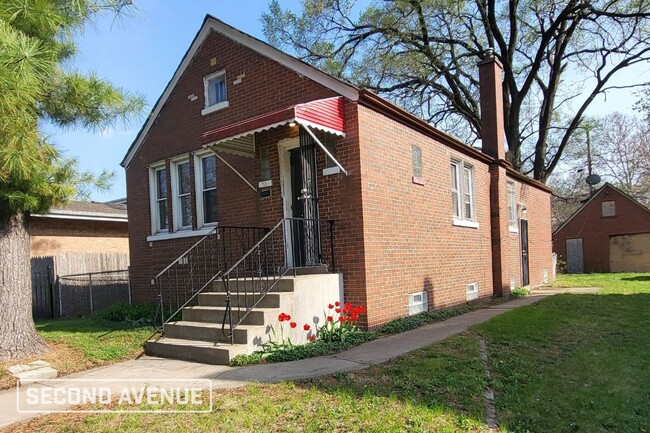 Photo - 43 W 125th St House
