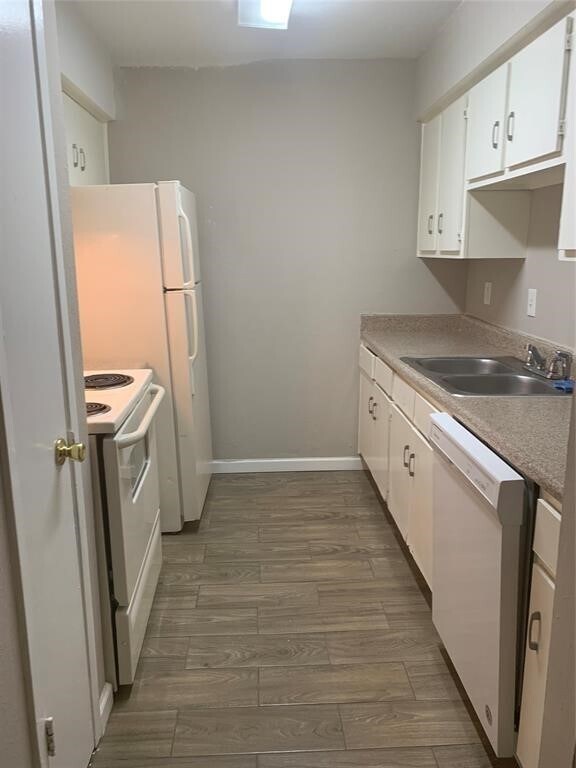 5625 Antoine Dr Unit 202