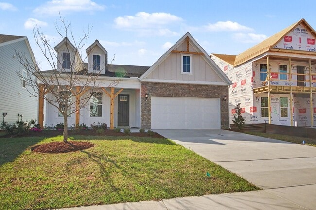 Building Photo - 3084 Claredon St