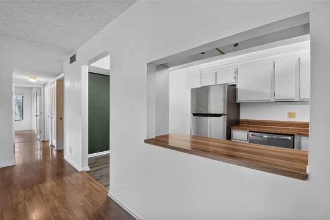 720 Sunny Pine Way Unit G2