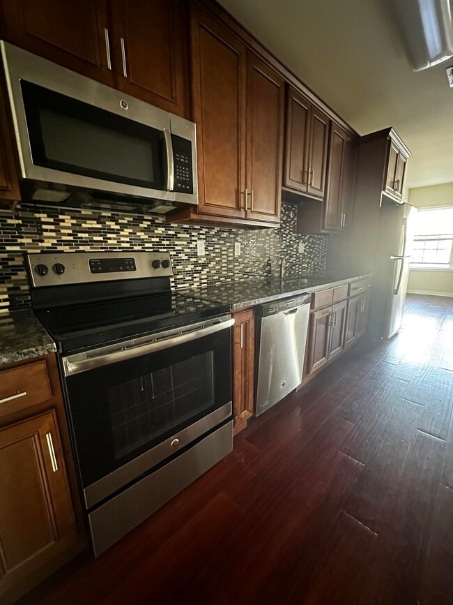 Photo - 5817 Jefferson St Unit 303