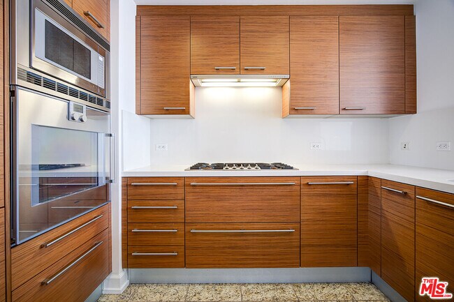 Photo - 900 W Olympic Blvd Condo Unit 31G