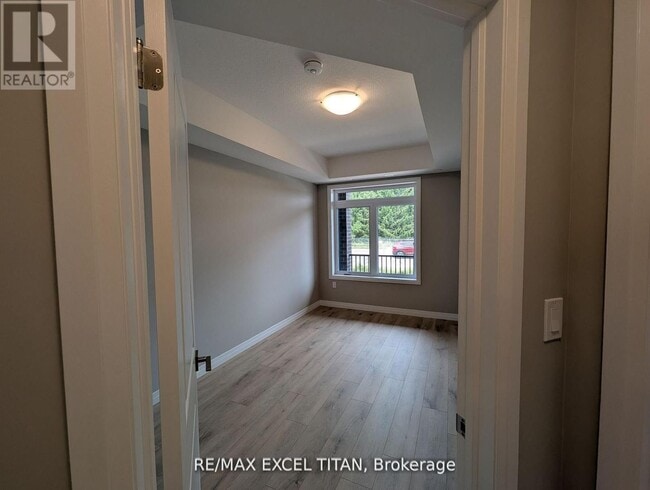 Photo - 74 Thatcher Dr