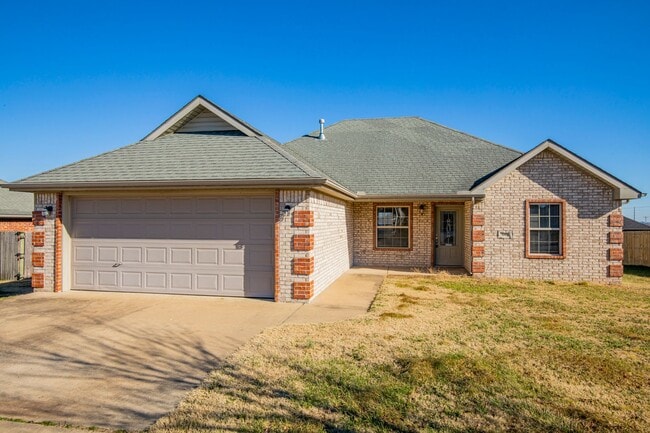 Building Photo - ***541 Tamarron Drive*** Rental