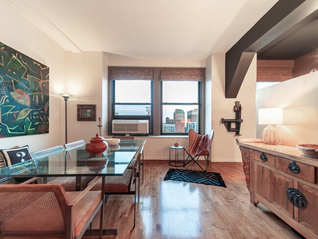 Photo - 600 S Dearborn St Unidad 1412