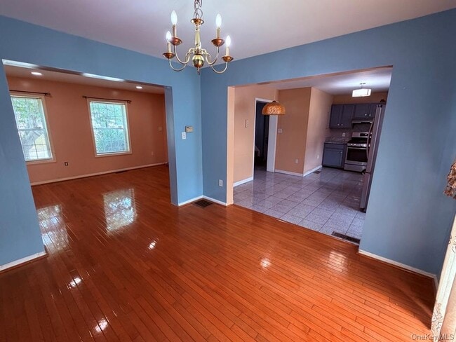 Photo - 7 Pond St