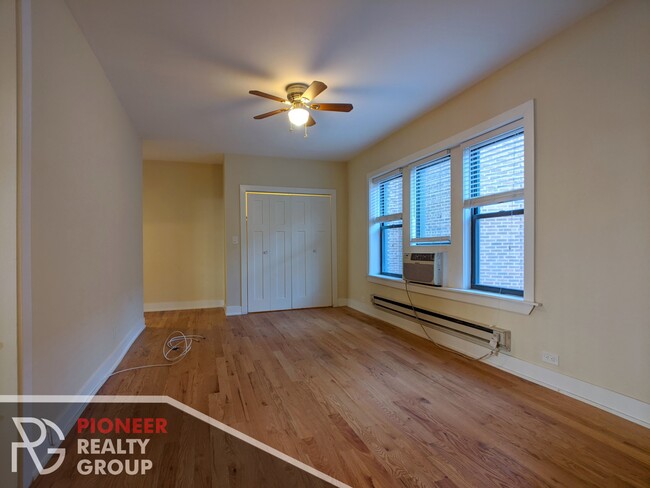 Photo - 3721 N Pine Grove Ave Apartments Unit #3722-W2