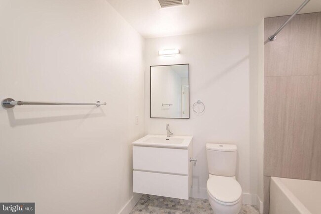 Photo - 2101 Washington Ave Unit 354