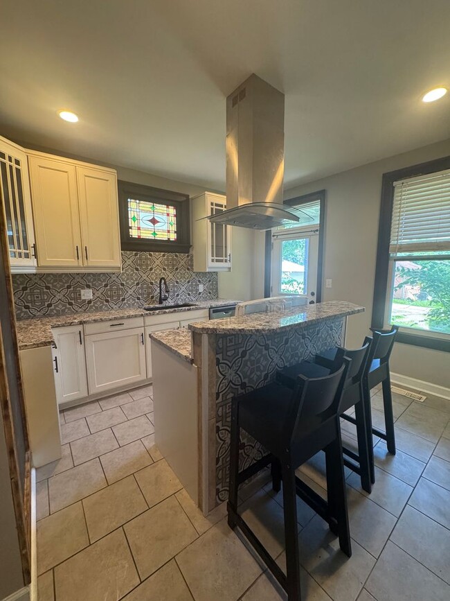Photo - 202/204 Eaton Avenue Unit 204 Eaton Avenue