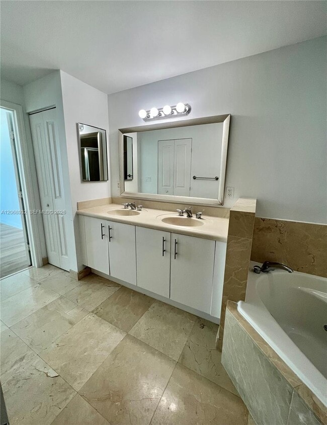 Photo - 7900 Harbor Island Dr Unidad 608