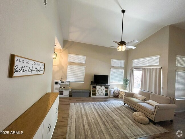 Building Photo - 9060 W Maui Ln Rental