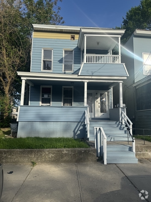Building Photo - 184 N Lake Ave Rental