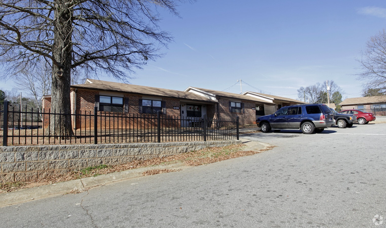 Photo - West Gate Apartments