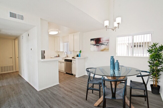 Photo - 5760 Laurel Canyon Apartments