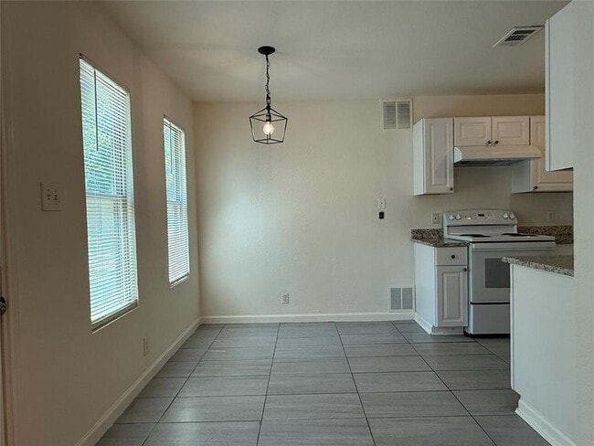 Photo - 314 Raintree Dr