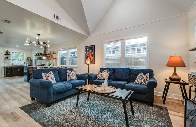 Photo - 5312 Jefferson St