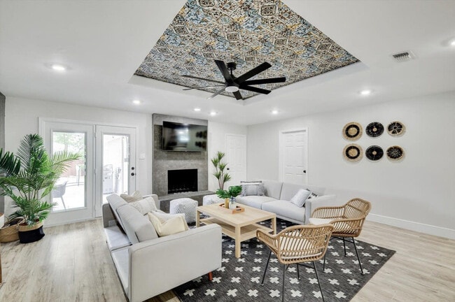 Photo - 334 Lisa Ln Unidad ID1019597P