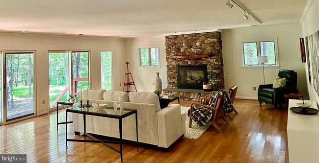 Photo - 15679 Edgegrove Rd