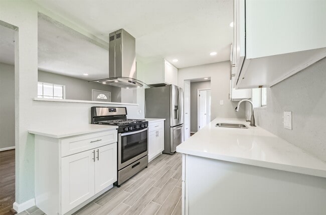 Photo - 9631 Bundy Ln