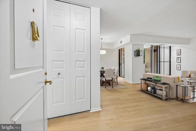 Building Photo - 4601 N Park Ave Unit 210K