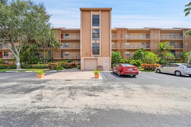 Building Photo - 7210 Lake Cir Dr Unit 401 Rental