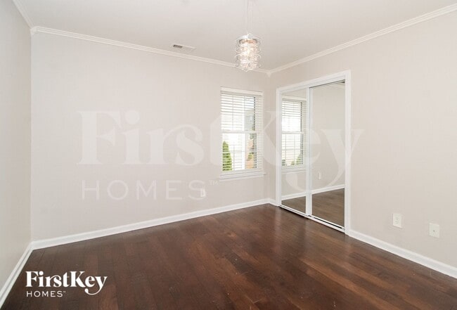 Photo - 749 Spinning Wheel Point