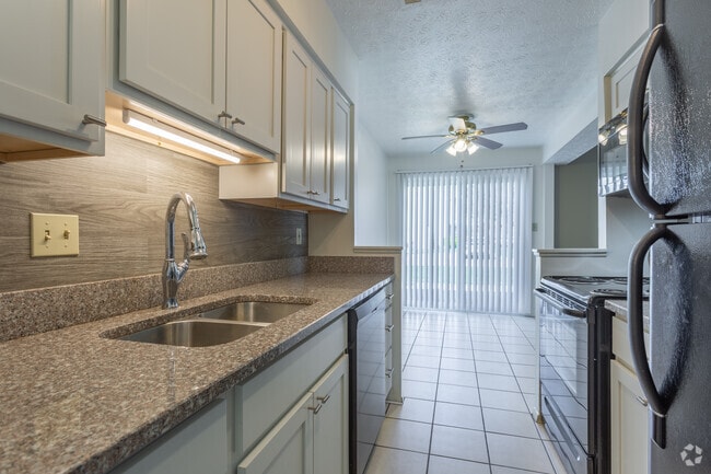 3BD 1.5BA 1,005 sq. ft.